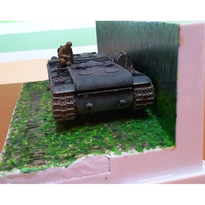DIORAMA KV-1 MUNICIONERO EJERCITO SOVIETICO Esc.1/48