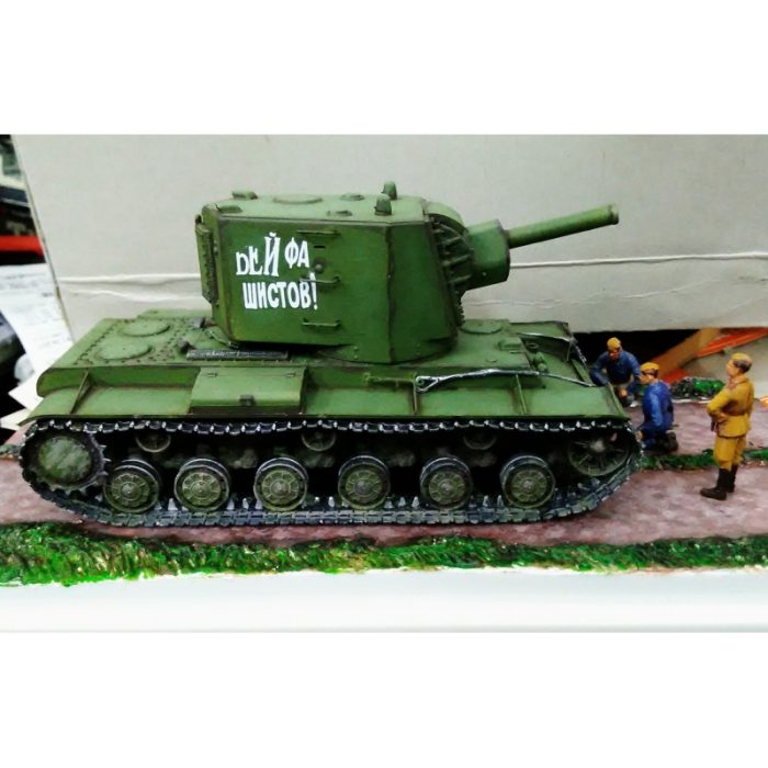 DIORAMA KV-1 (BIG TORRET) Esc.1/48