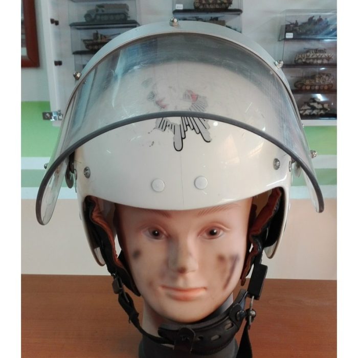 CASCO ANTIDISTURBIOS POLICIA EX RDA (Alemania Oriental)