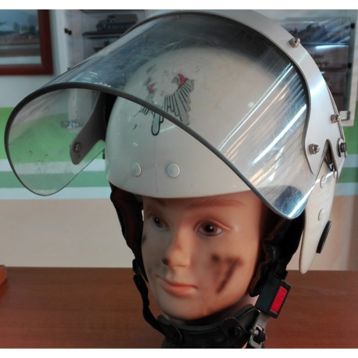 CASCO ANTIDISTURBIOS POLICIA EX RDA (Alemania Oriental)