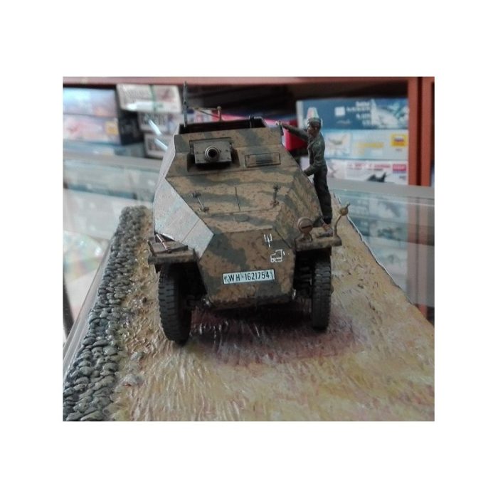 MAQUETA ARMADA SD.KFZ-251 Esc.1/35