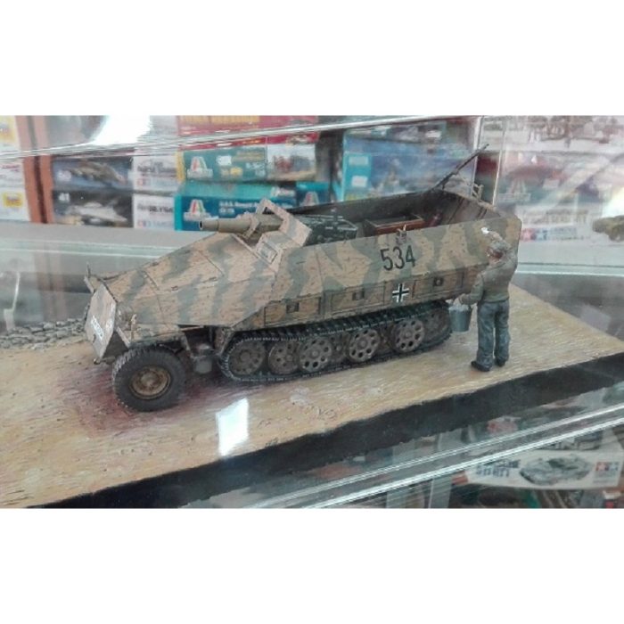 MAQUETA ARMADA SD.KFZ-251 Esc.1/35