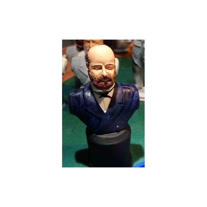 BUSTO CAPITAN ARTURO PRAT CHACON (RESINA)