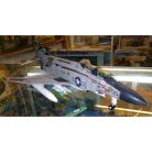 MAQUETA ARMADA F-4J PHANTOM II, USS.CONSTELLATION Esc.1/48
