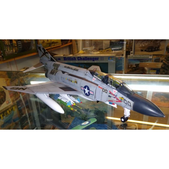 MAQUETA ARMADA F-4J PHANTOM II, USS.CONSTELLATION Esc.1/48