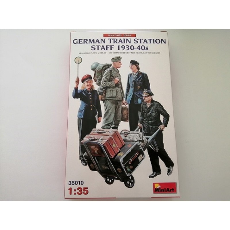 COD. MIN38010 GERMAN TRAIN STATION STAFF 1930-40. ESC 1/35
