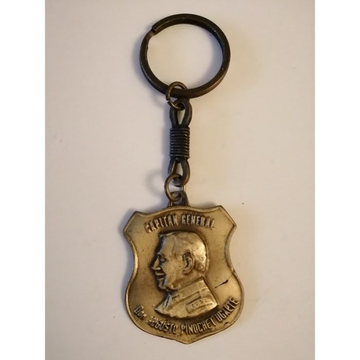 LLAVERO ESCUDETE GENERAL AUGUSTO PINOCHET (COLOR BRONCE)