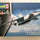 COD.REV03878 MIG-25 RBT "FOXBAT B". ESC 1/72
