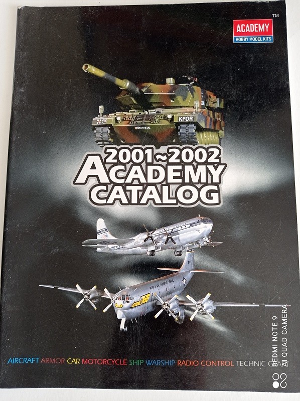 CATALOGO ACADEMY 2001-2002